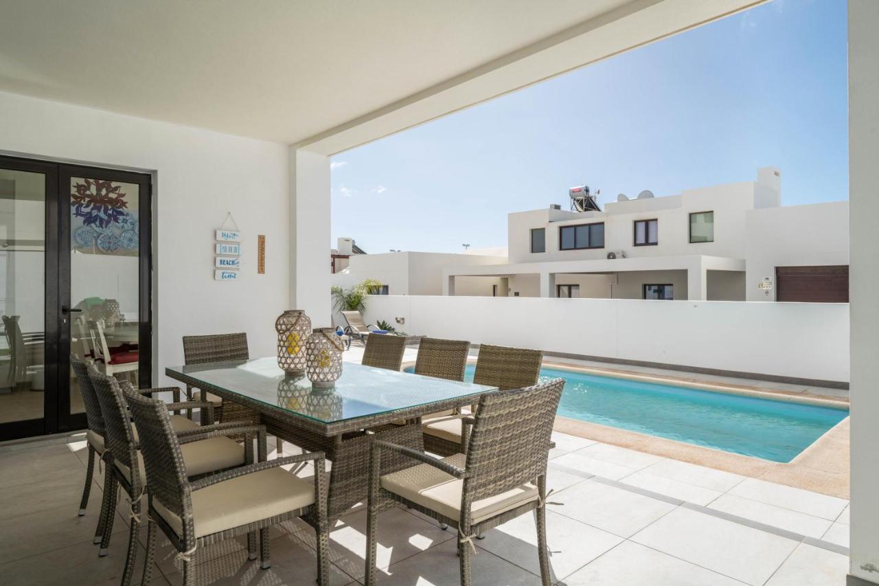 Casa Dubh Linn Playa Blanca  Buitenkant foto
